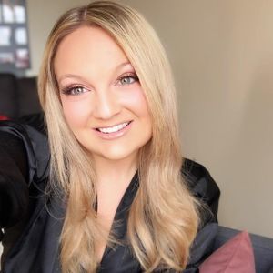 Meet your Posher, Macie